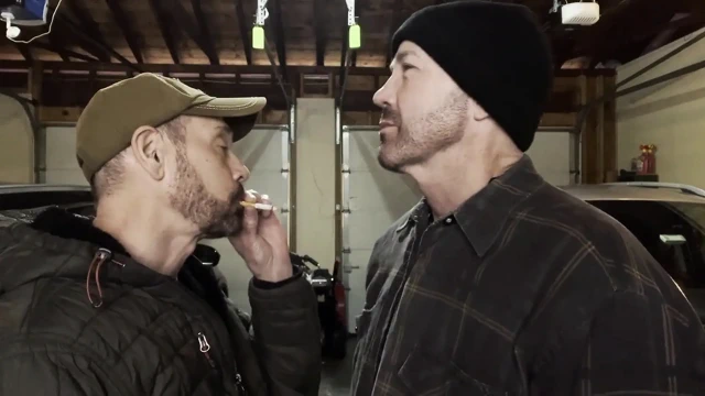 Hadi bir sigarayı paylaşalım