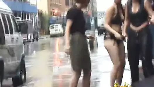 Bir grup sapıkça porno yıldızı gerçekten zevk almak bir bdsm porno filme