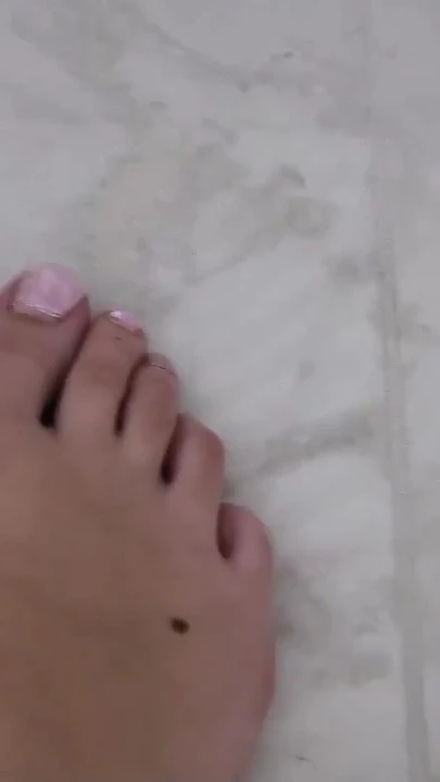 Alman genç sıkı tini amatör ayaklar fetiş kirli konuşma | Klip 1