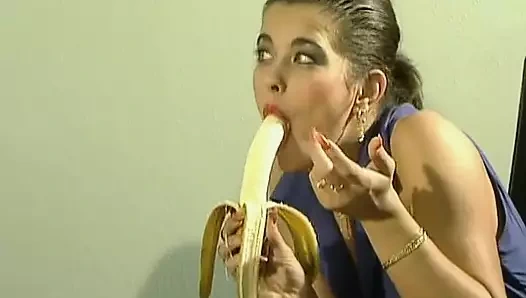 Almanya'dan harika bir sarışın hatun yüzüne döl püskürtüyor