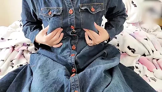 Evli kadın çoraplarını yırtarak mastürbasyon yapıyor