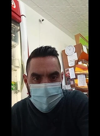 Biraz gösterilen dükkâncı