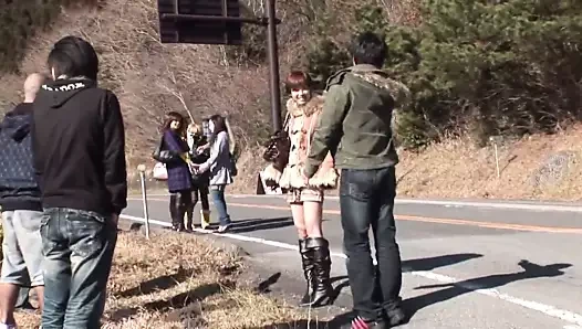 Açık havada bir sürü fahişe ile en iyi japon seks partisi partisi