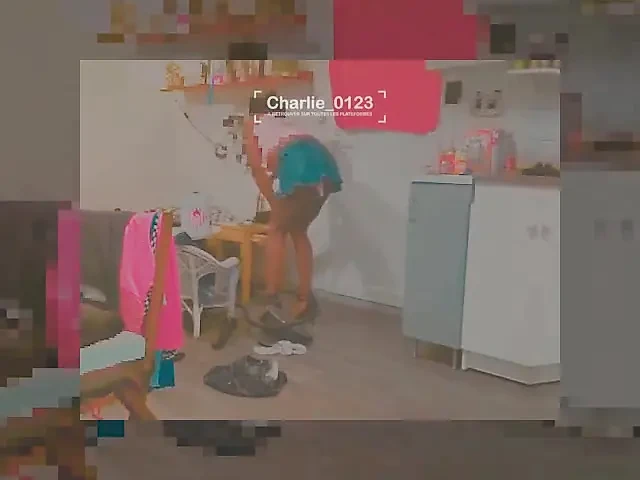 Kapalı kapının arkasındaki fısıltılar