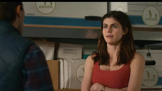 Alexandra Daddario seksi ve yaramaz film sahneleri
