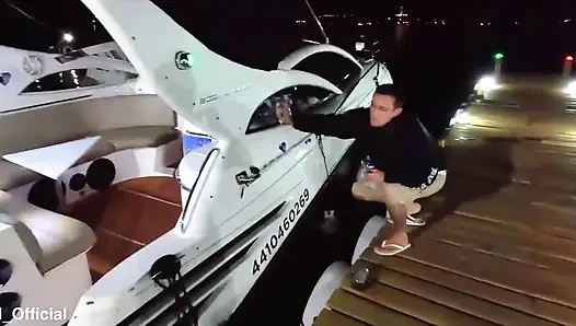 Elisa Sanches ile teknemde bir gezi her zaman ateşli seks ve kefillikle bitiyor, denizlerde çok seks yapıyoruz! - Tam içeri