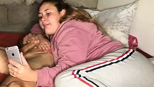 Latin kız yarak emiyor hikayeleri kaydediyor