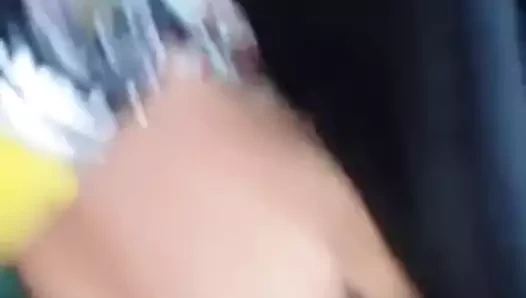 Hint kız cleans ona kedi için ona bf