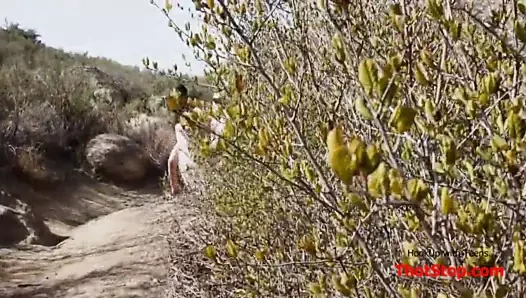 Sıcak sarışın gets ona am dövülerek