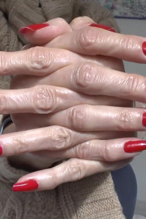 Parmağımı göğsünde hisset, kaşıma, Lady Victoria Valente