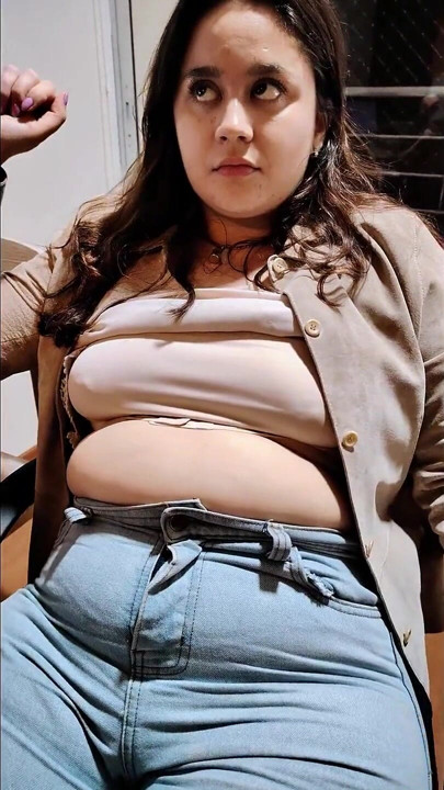 Bakış açısı: tombul feedee nicole sikini emiyor