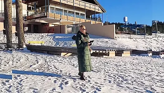 Amatör Sarışın, Olgun Eş, Yürüyüşten Sonra Seksin Tadını Çıkarıyor