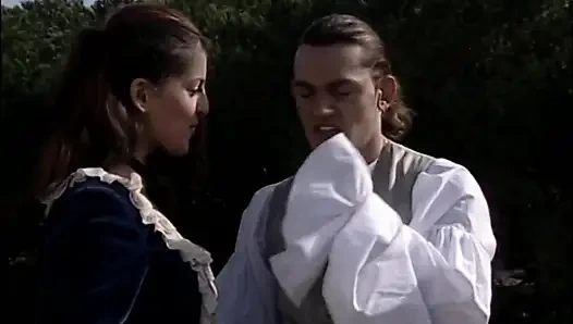 Amcık büyük yarakla sikişiyor dörtlü seks emiyor