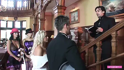 Azgın gelin ve vampir sürtüklerle grup seks