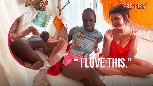 Ersties - Maria & Blue birlikte yoğun bir lezbiyen deneyiminin tadını çıkarıyor