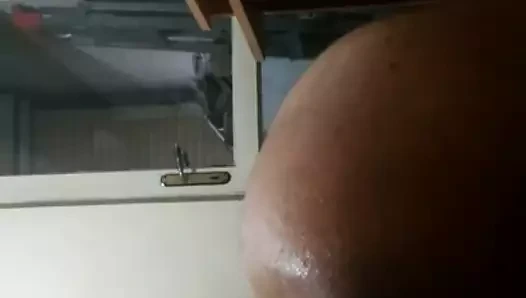 Büyük göt deliğimde büyük elma