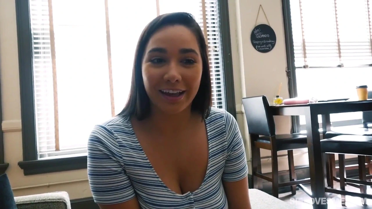 Hot Stepsis seduces her stepbrother into fucking raw