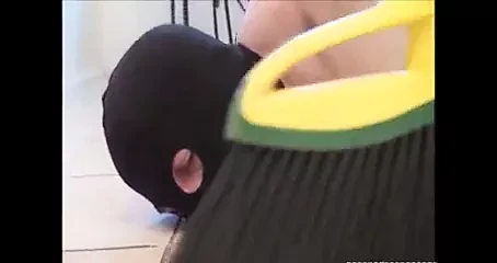 slave eats kitchen dirt