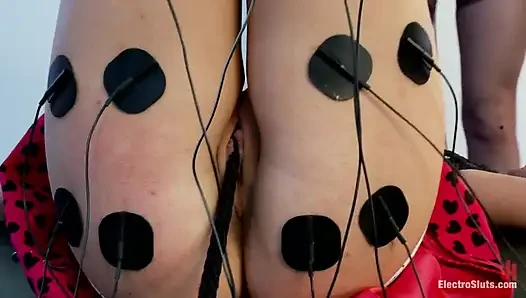 Yüksek voltajlı elektro hakimiyeti! Juliette March ve Lorelei Lee