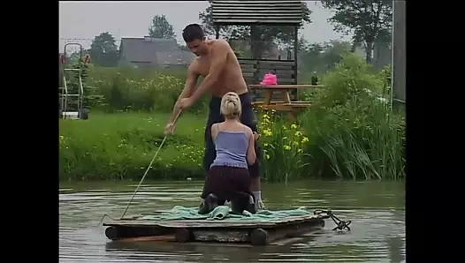 Islak ve yaramaz - tam mesane eğlencesi