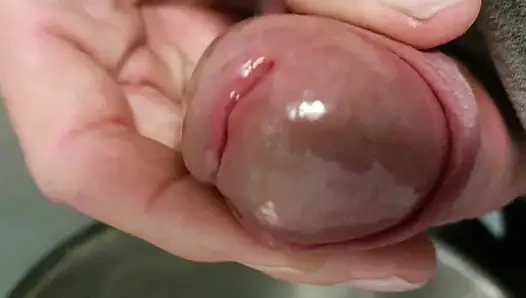 Halka açık pisualar iş kıyafetleri giyerek mastürbasyon yapıyor, yakın çekim döl