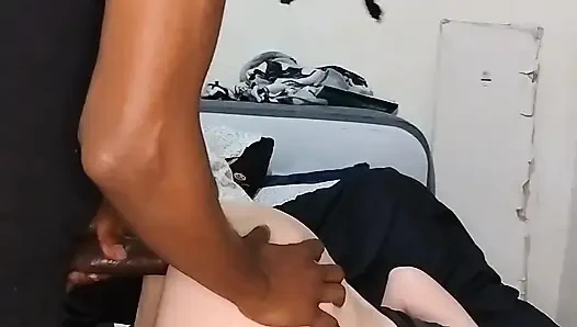 Arkadan çekimler güzel amının her yerine boşalmaya yol açıyor!