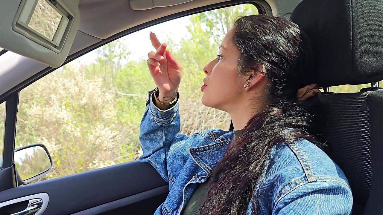fucking beautiful brunette in exchange for taking her in my car HOT delicious feet