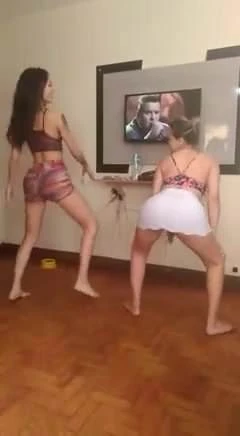 Sem calcinha apareceu a neca