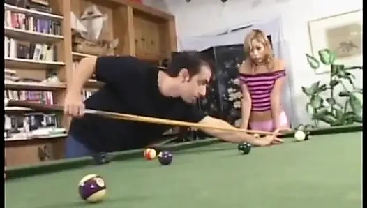 Sarışın Asyalı tatlı kızın götü sikiliyor ve ağzına boşalıyor