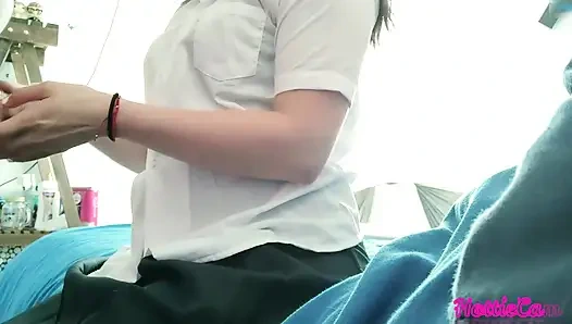 Ders çalışırken seksi sınıf arkadaşımı sikiyorum