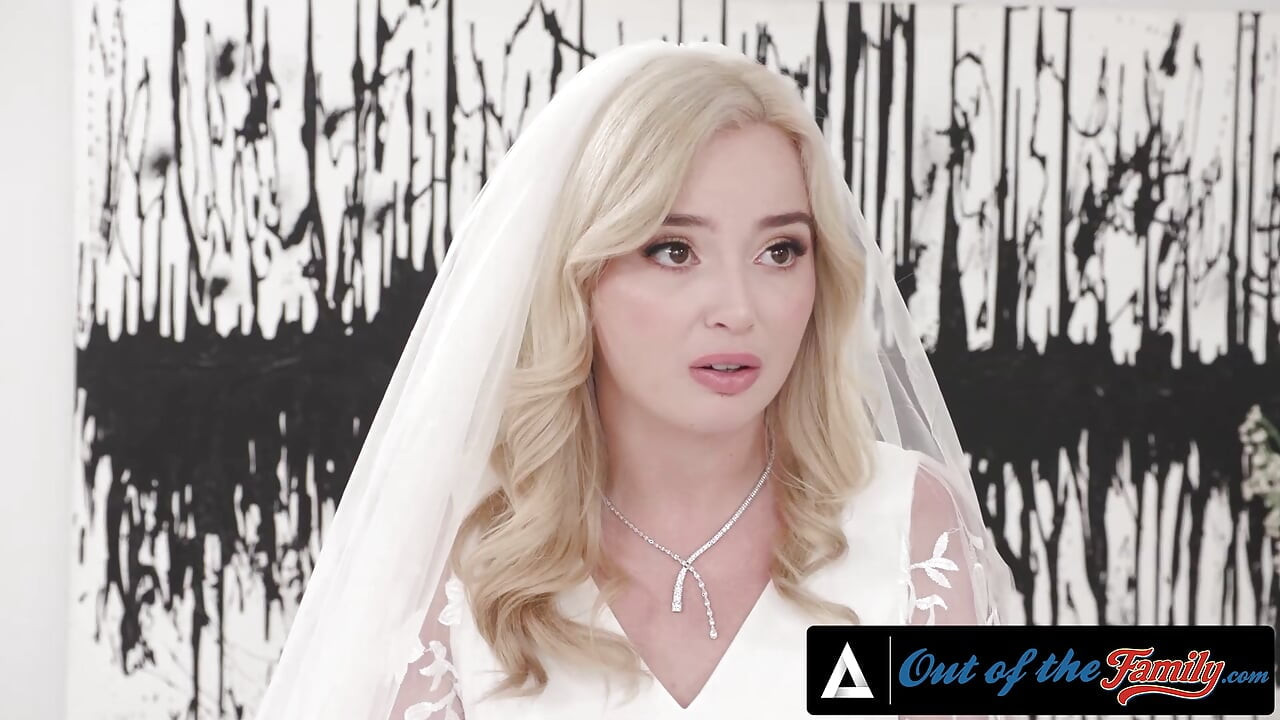Ailenin dışında - gelin Lexi Lore düğün gününde damat tarafından seks salıncakta sikiliyor