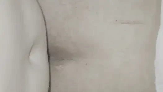 Bir milf kadın kız, kocası yokken kendi evinde sert bir şekilde vurmamı istedi