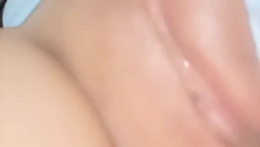 Bir kız partide mastürbasyon yaparken yakalandı