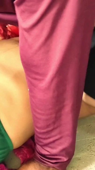 Падающий от челюсти момент из "Девушку деревни дези трахнул хардби подрядчик, смотреть бесплатное дези деревни хинди секс-видео"