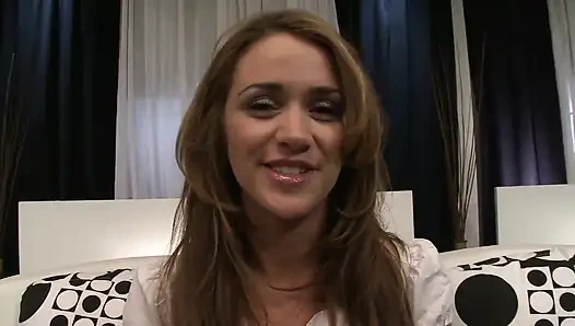 Evde her zaman istekli bir yarakla sürtük olmaya hazır