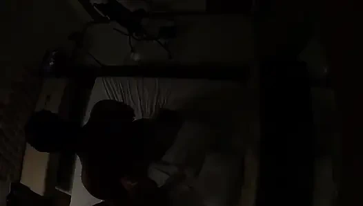 Altyazılı yırtık vücut geliştirmeci boğa ateşli evli kadınla sikişiyor anal ham bakış açısı: gavat koca çifte sakso ve çığlık çığlığa orgazm filme alıyor