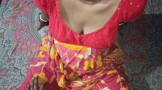 Shakila bhabhi apne husband se apni chut ko chudaya