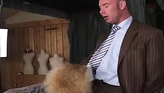 Fransa'dan zenci hemşire sıkı götünü siktiriyor