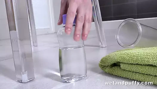 Wet And Puffy tarafından duşta oyun