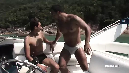 Latinler Alan ve Matheus prezervatifsiz