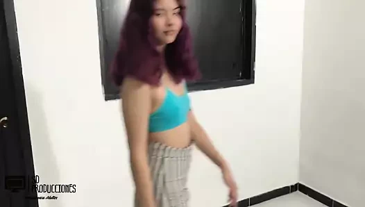 Üvey erkek kardeşime çok ateşli bir masaj yapıyorum - İspanyolca porno