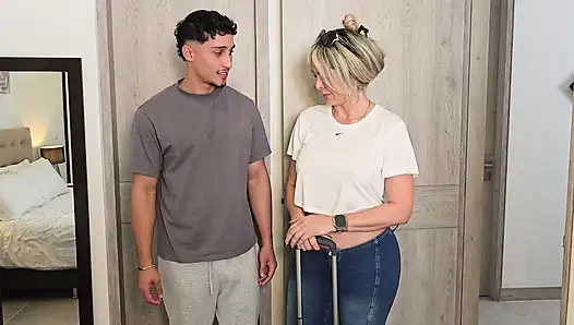 Stepmother shares bed with stepson, everything gets out of control at the hotel