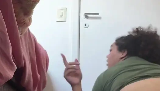Tombul ıslak üvey anne