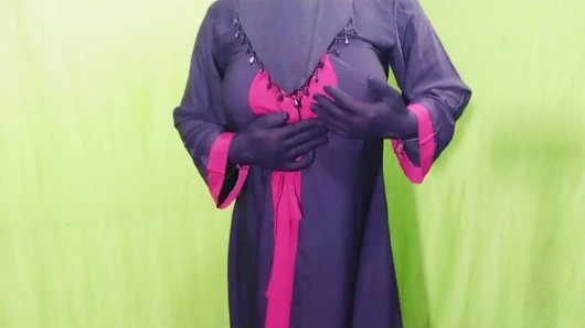 Bangladeşli komşu güzel üvey anne sikiliyor