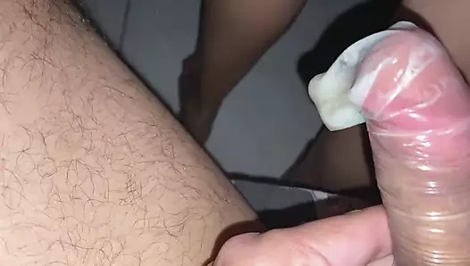 Ateşli öğretmen bakire öğrencisinin yarağına oturuyor ve erken boşalma ile saniyeler içinde boşalmasını beklemiyordu