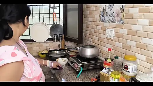 Hintli kız rutini