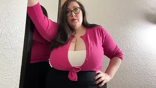 Büyük memeli iri güzel kadın kız arkadaşından daha ateşli