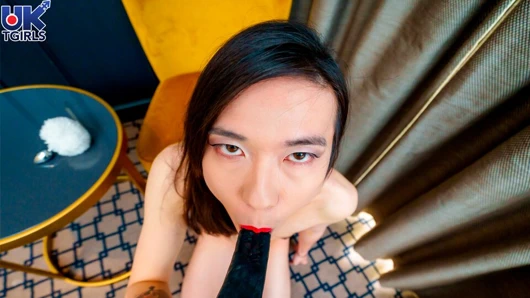 Grooby.club: daha fazla momo!