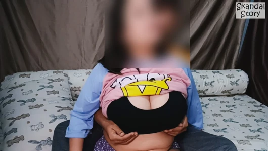 Üvey annem onun evine geldiğimde çok öfkeliydi.