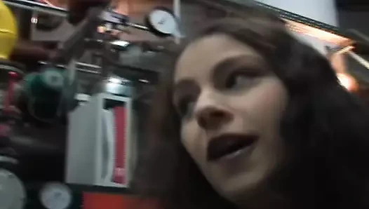 Kabarcıklı göt esmer itibaren Germany zevk almak bir yapay penis derin içeride ona beceriksizlik